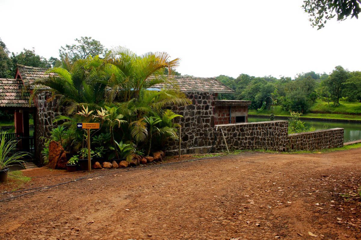 Cherilyn Monta Resort - Ratnagiri Vatul Εξωτερικό φωτογραφία
